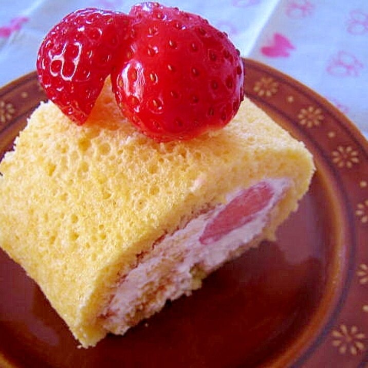 ふわふわ イチゴのフルーツロールケーキ レシピ 作り方 By ミルク白うさぎ 楽天レシピ ふわふわ イチゴのフルーツロールケーキ レシピ 作り方 By ミルク白うさぎ 楽天レシピ